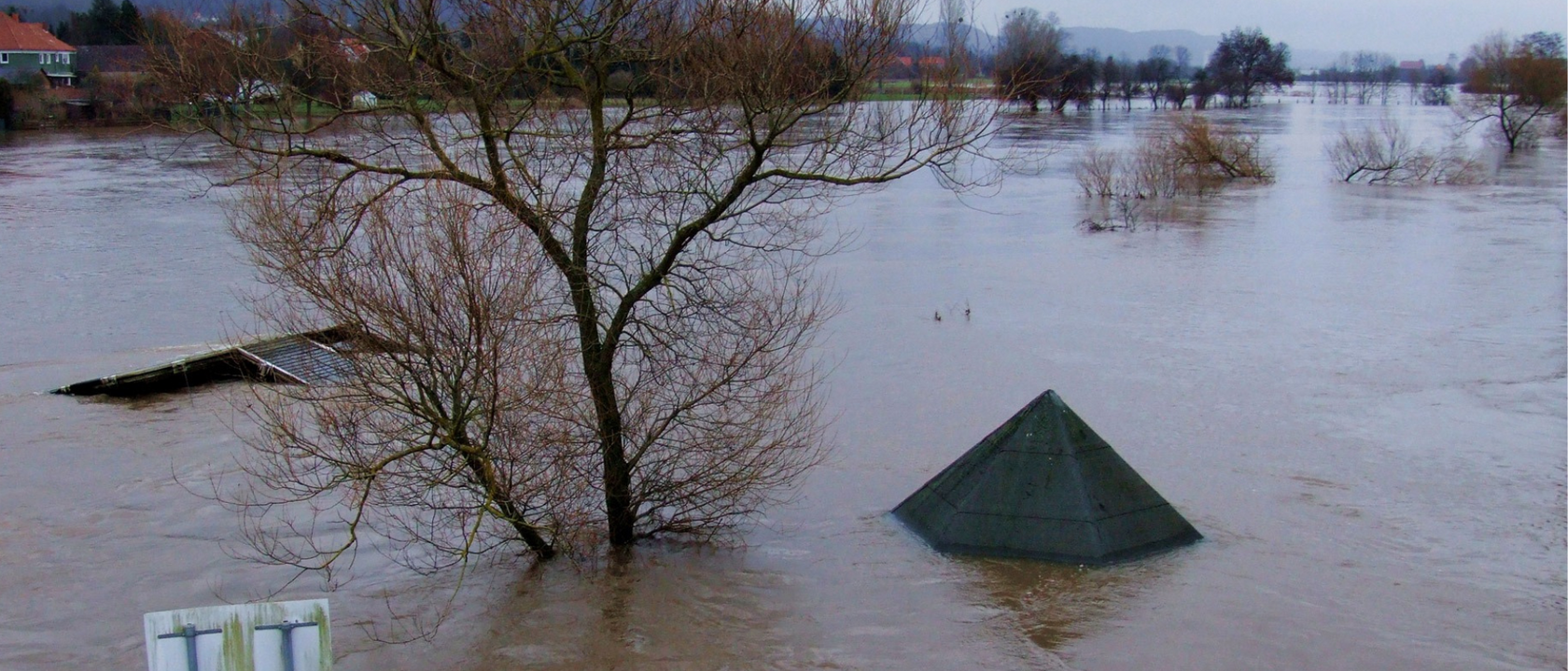 How Emergency Water Filters Help During and After a Hurricane